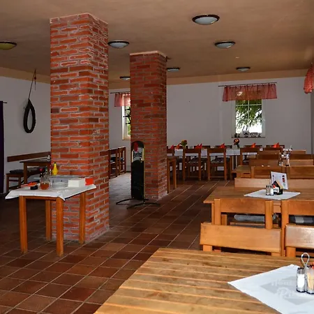 Strelnice Hotel Kněžmost